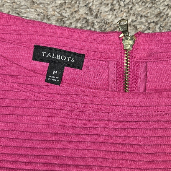 Talbots Medium Pink Crew Neck Sweater with Ribbed Texture Gold Zipper On Back - Picture 2 of 7